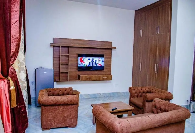 اتاق لوکس, Crispan Suites & Event Centre