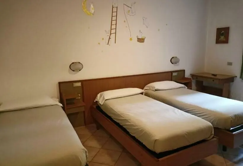 Quarto Triplo Standart, Daniela