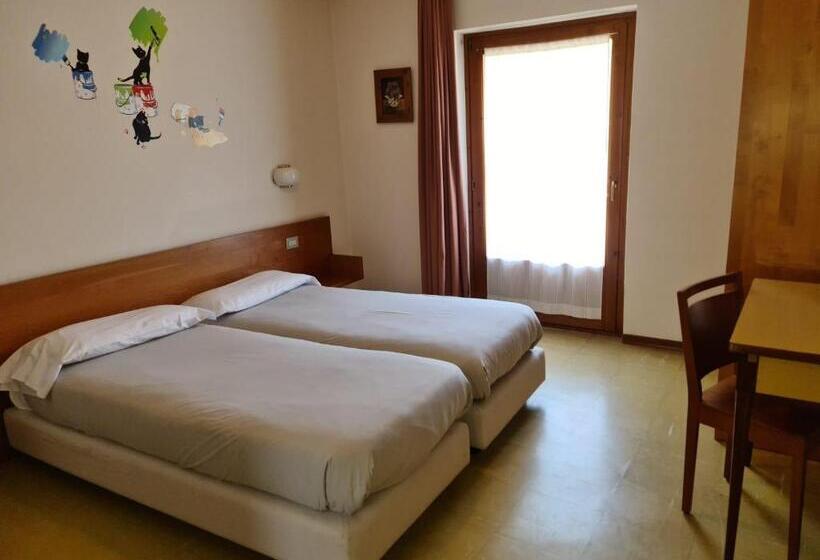 Номер Стандарт, Daniela