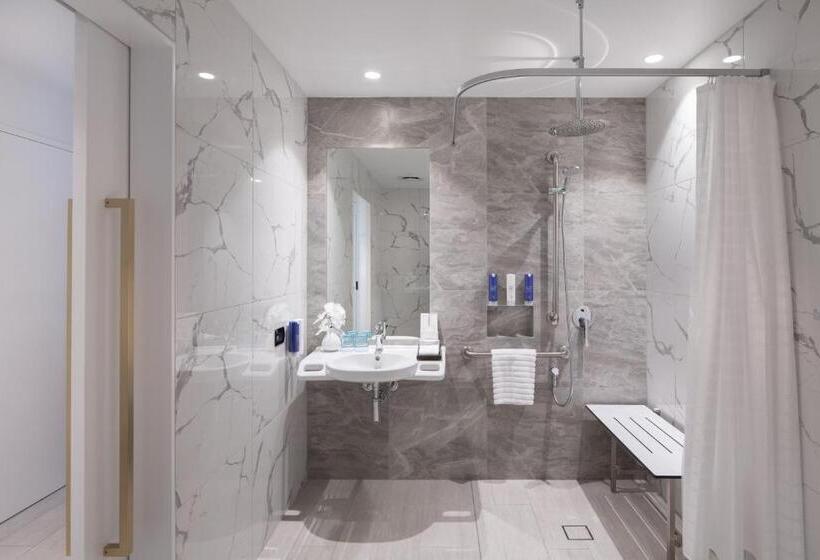 适合残疾人使用的标准间, Dorsett Gold Coast