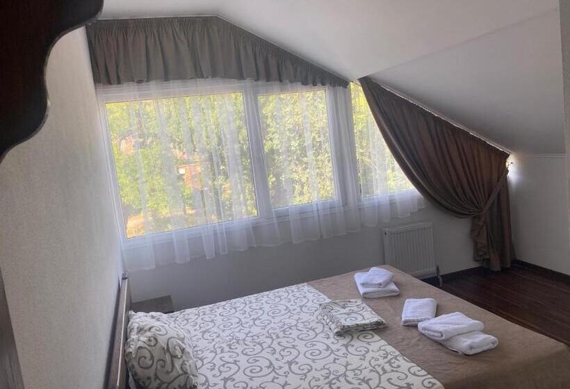 חדר אקונומי, Grand