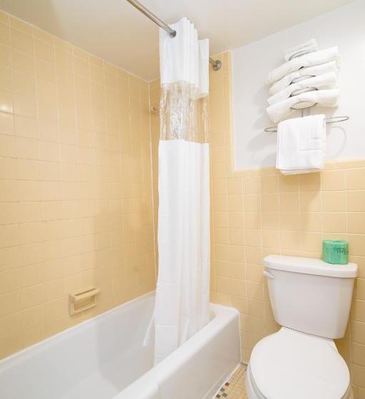 经典四人房间, Heart Of Manteo