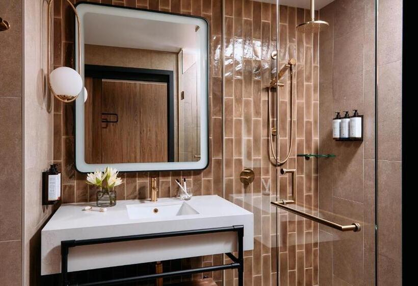 带大床的高级房间, Mercure Melbourne Doncaster
