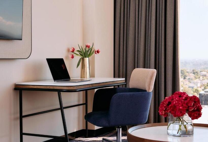带大床的套房, Mercure Melbourne Doncaster