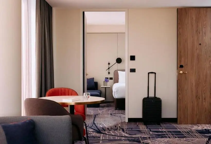 キングサイズベッドのスイートルーム, Mercure Melbourne Doncaster