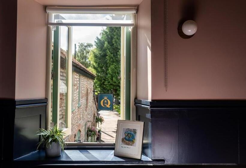 اتاق استاندارد با تخت بزرگ, The Queens Chew Magna