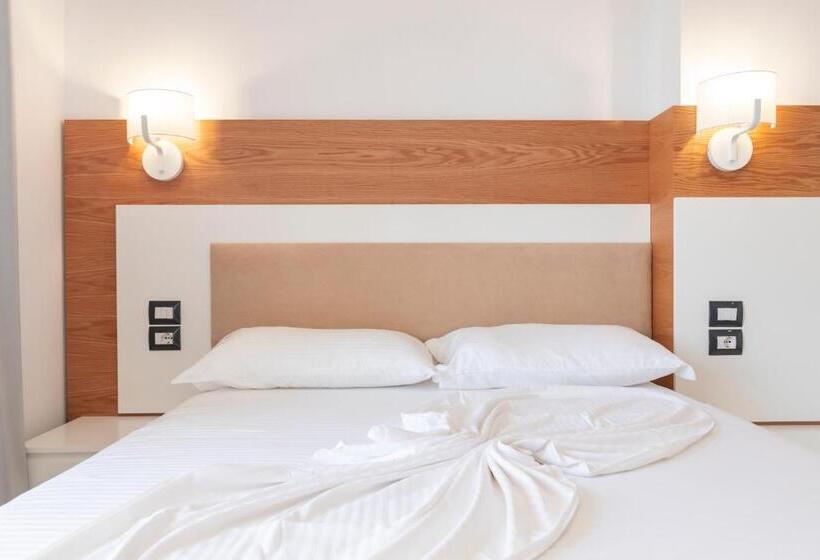 海景豪华三人间, Ventus