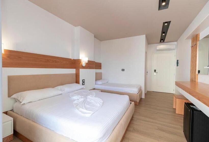 海景豪华三人间, Ventus