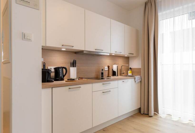 Люкс с Балконом, Limehome Gutersloh Eickhoffstraße