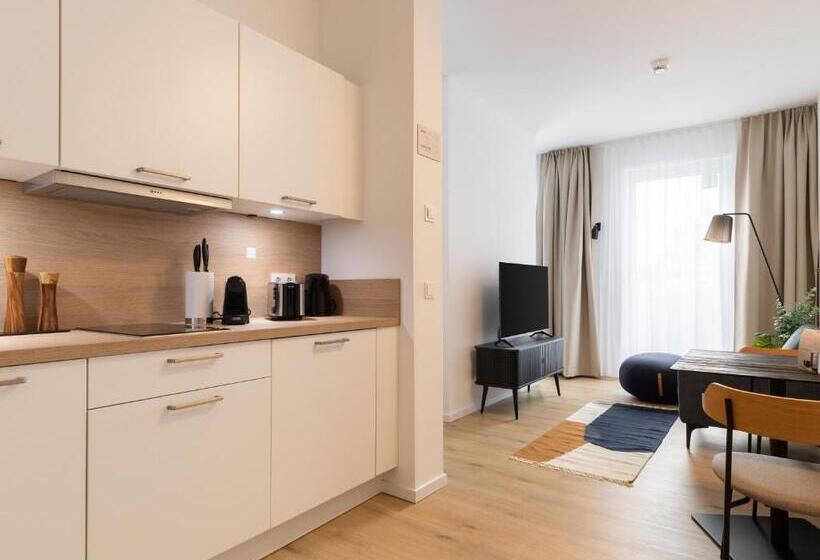 Люкс с Балконом, Limehome Gutersloh Eickhoffstraße