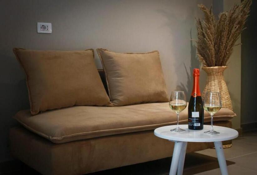 اتاق لوکس با بالکن و چشمانداز دریا, Garden Palace