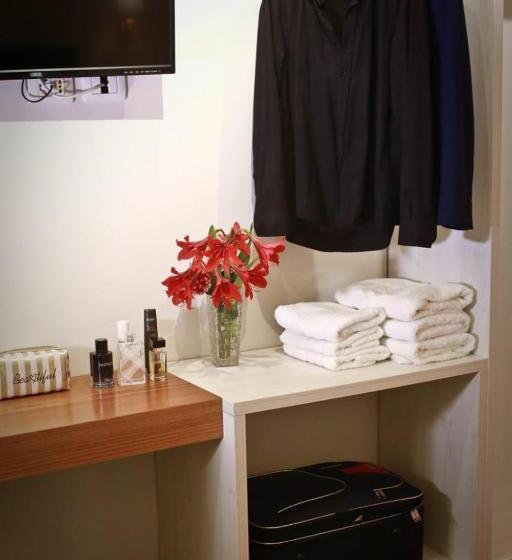 اتاق راحتی سه تخته, Garden Palace