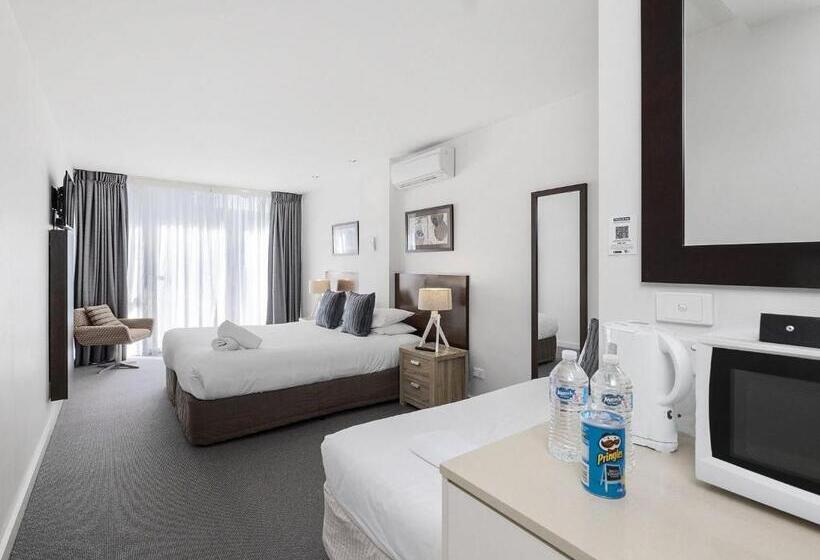 베이직 3인 룸, Resort Hotel Room 107