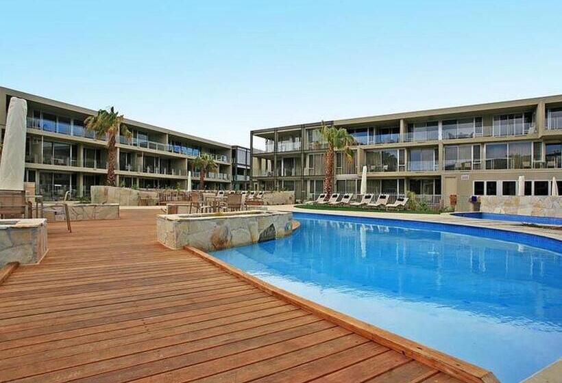 베이직 3인 룸, Resort Hotel Room 107