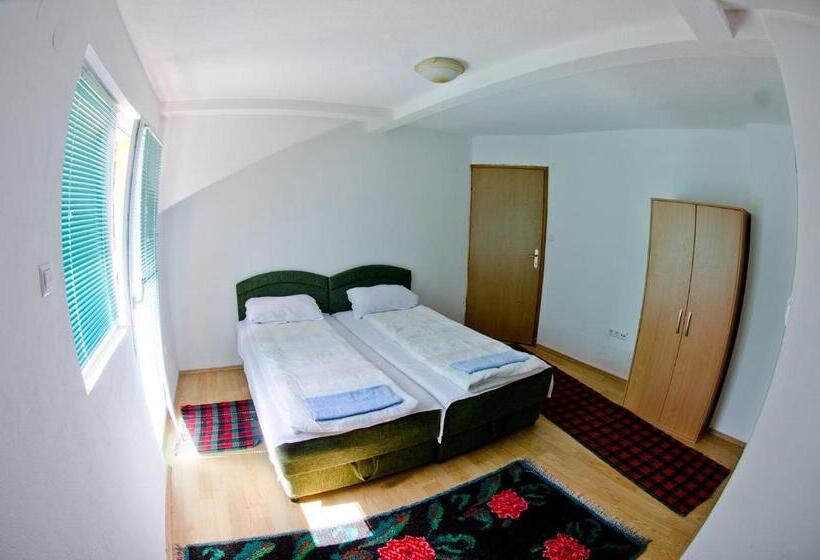 اتاق استاندارد چهارنفره با بالکن, Vila Sunce Village Resort Konjic