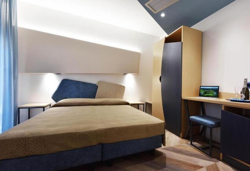 اتاق سوپریور, Color Hotel Rimini