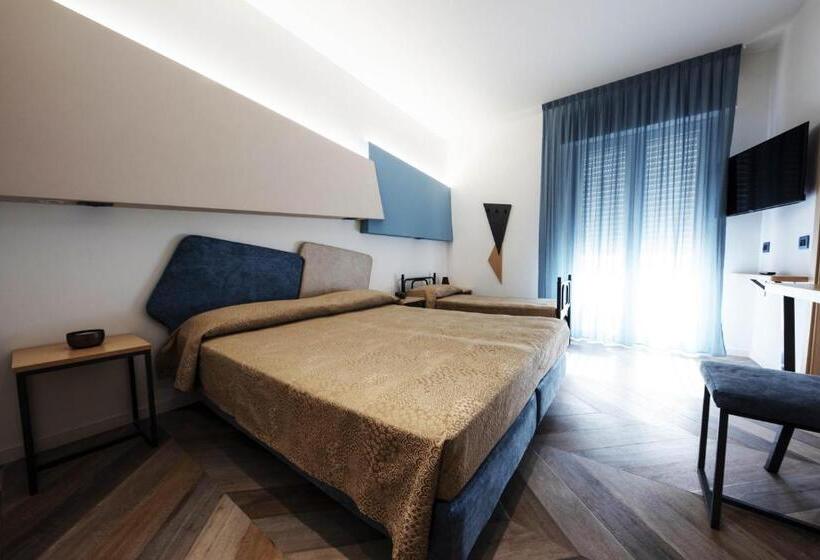 Economy Quadruple Room, Color Hotel Rimini