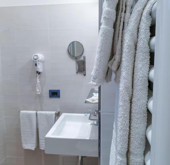 Economy Quadruple Room, Color Hotel Rimini