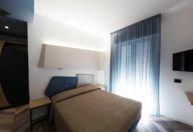 Üç Kişilik Standart Oda, Color Hotel Rimini