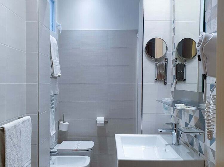 اتاق اکونومی, Color Hotel Rimini