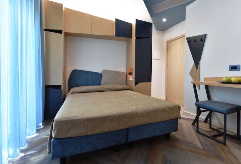 اتاق اکونومی, Color Hotel Rimini