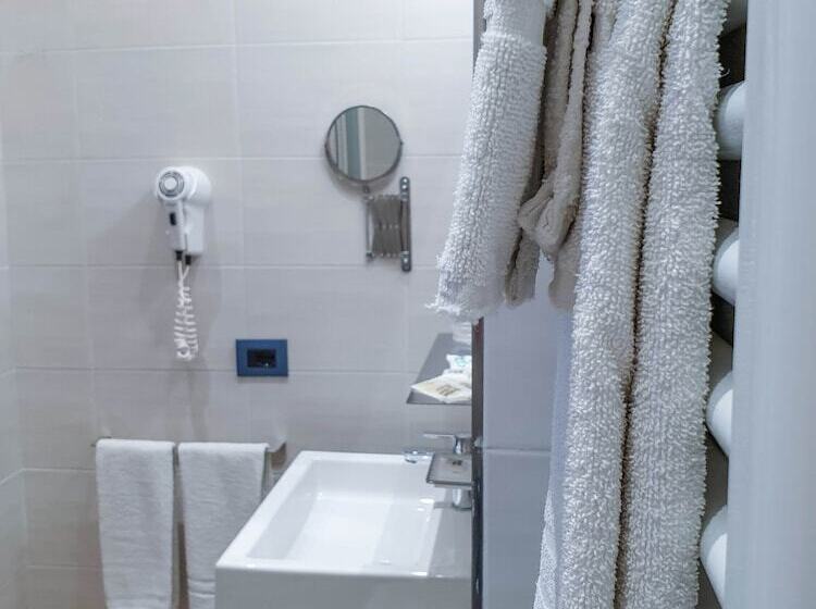 Dört Kişilik Lüks Oda, Color Hotel Rimini