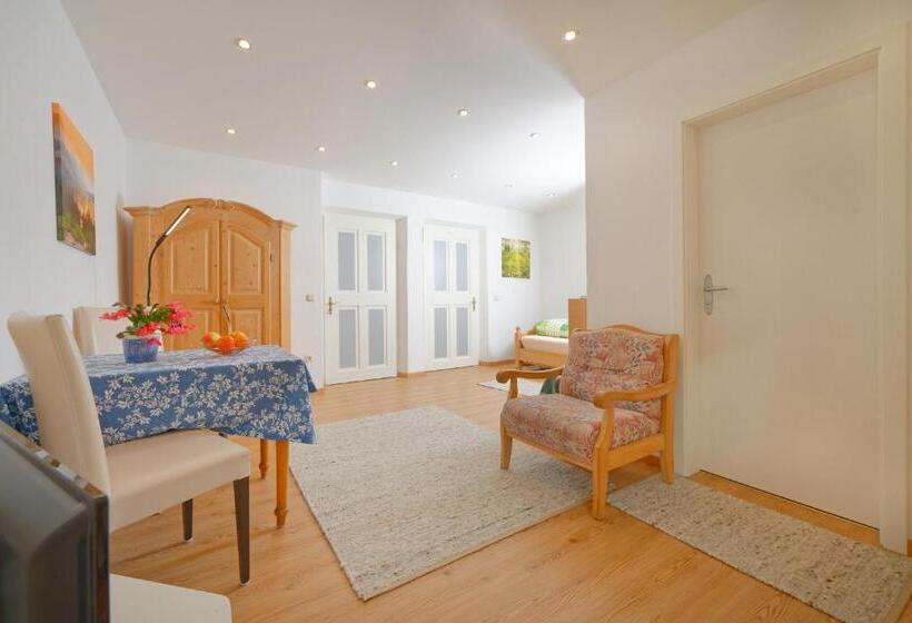 Студио Стандарт с Балконом, Gästehaus Koyerbauer Boardinghouse