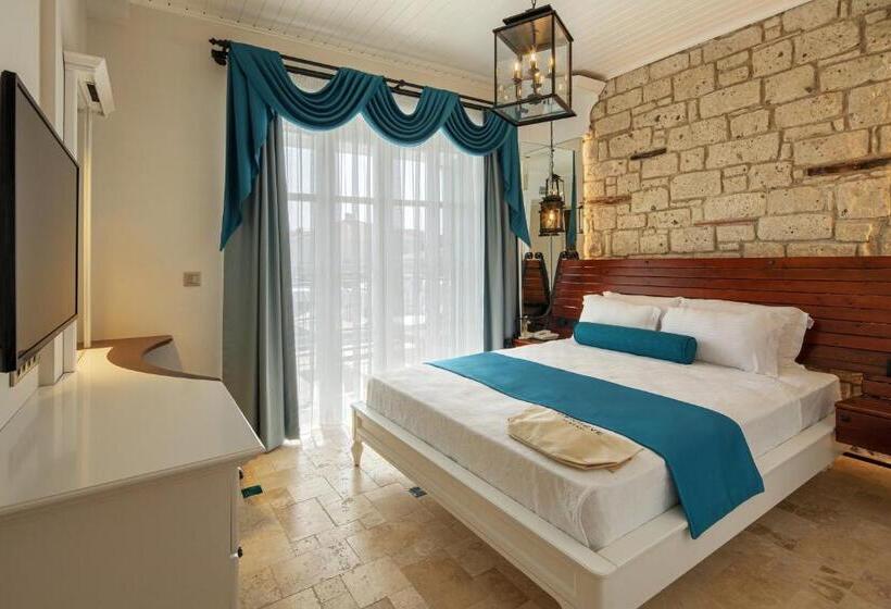 غرفة قياسية سرير كينج, Monreve Alaçatı