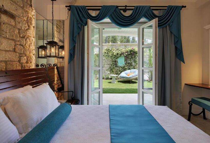 غرفة قياسية سرير كينج, Monreve Alaçatı