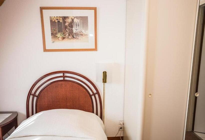 استودیوی استاندارد, Hôtel Résidence Cité Verdaine