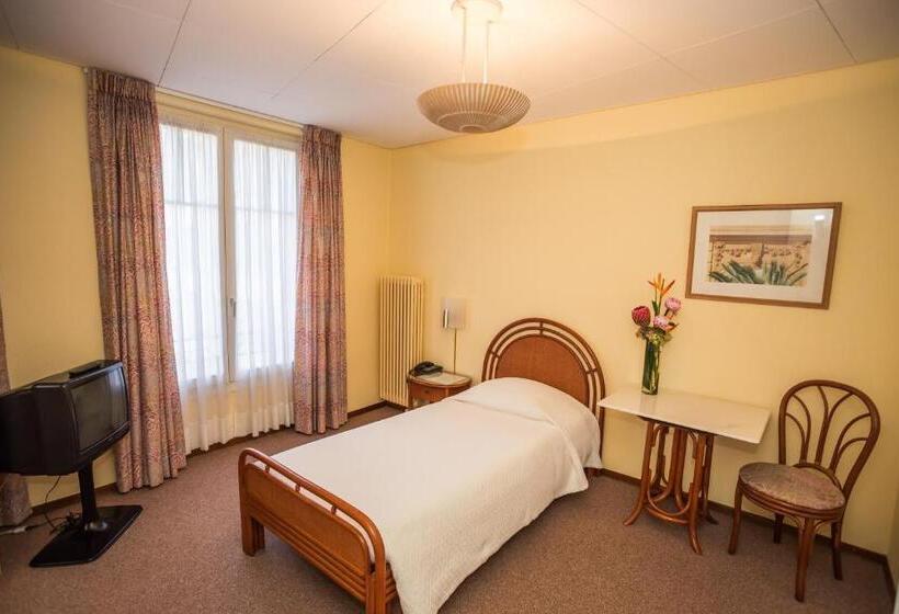 استودیوی استاندارد, Hôtel Résidence Cité Verdaine