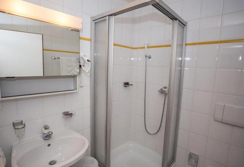 Basic-studio, Hôtel Résidence Cité Verdaine