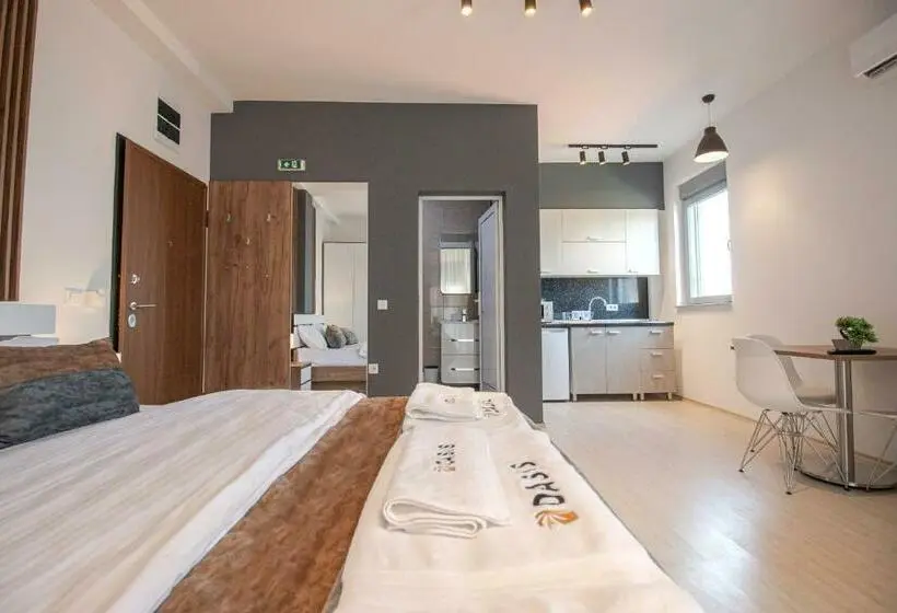 استودیوی استاندارد, Oasis Apartments