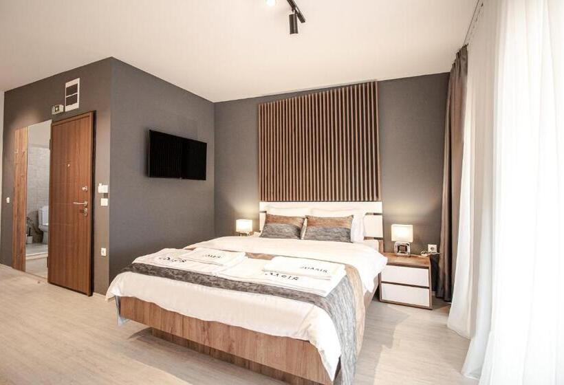 استودیوی استاندارد, Oasis Apartments