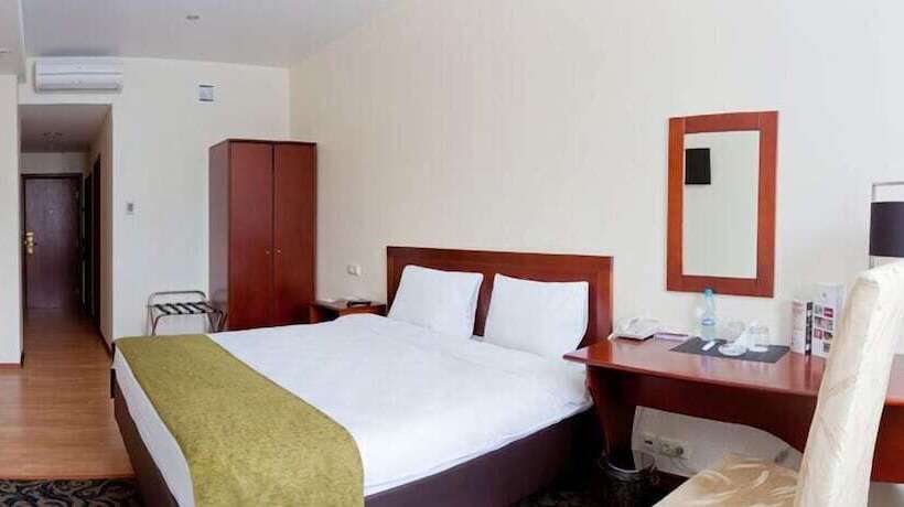 اتاق اکونومی یک تخته, Benefit Plaza Congress