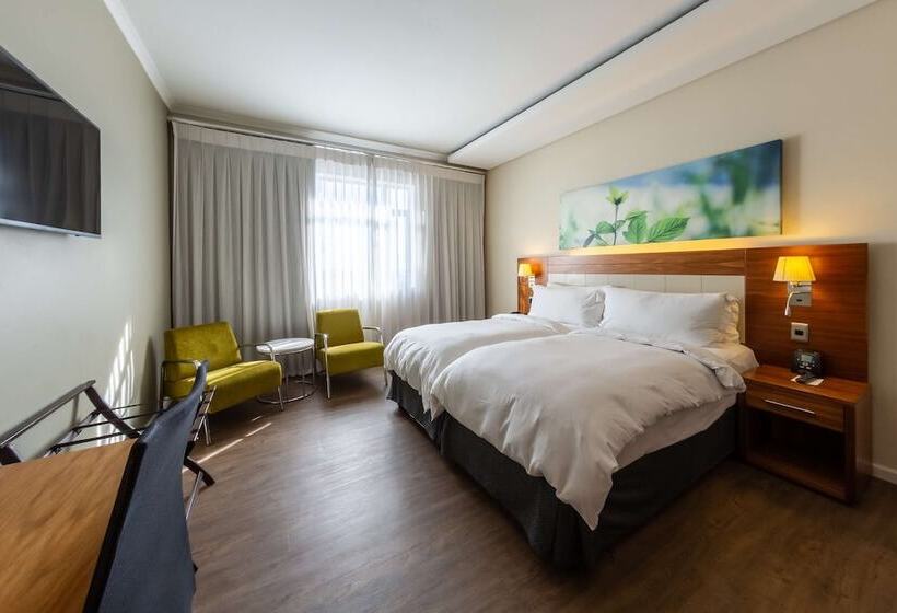 Номер Deluxe, Doubletree By Hilton Cape Town Upper Eastside