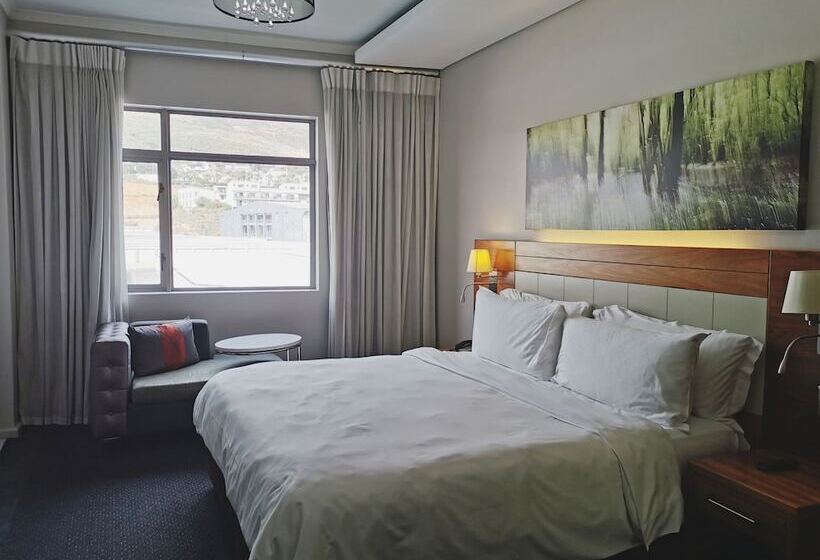 Номер Deluxe, Doubletree By Hilton Cape Town Upper Eastside
