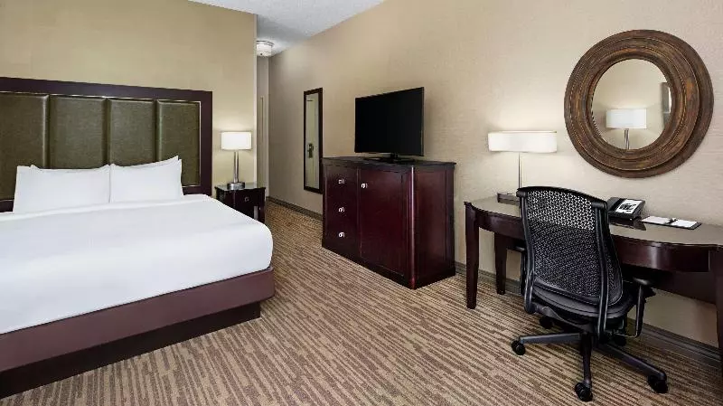 バルコニー付きスタンダードルーム, Doubletree Raleigh Durham Airport At Research Triangle Park