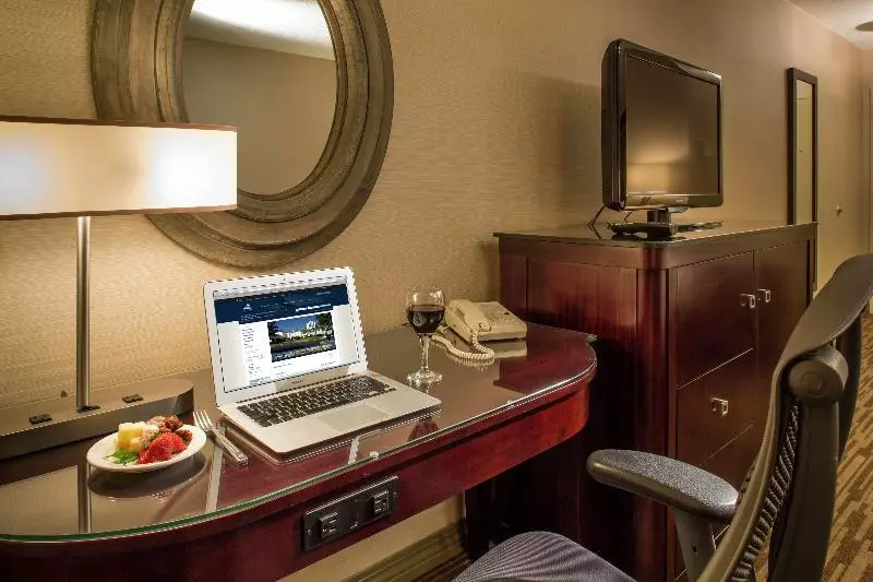 バルコニー付きスタンダードルーム, Doubletree Raleigh Durham Airport At Research Triangle Park