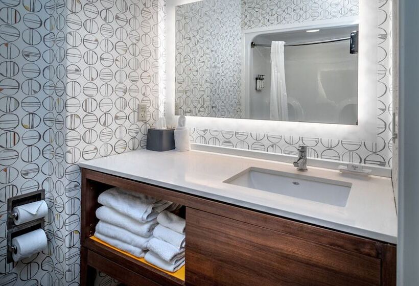 스탠다드 룸, Holiday Inn Hotel & Suites Beckley, An Ihg