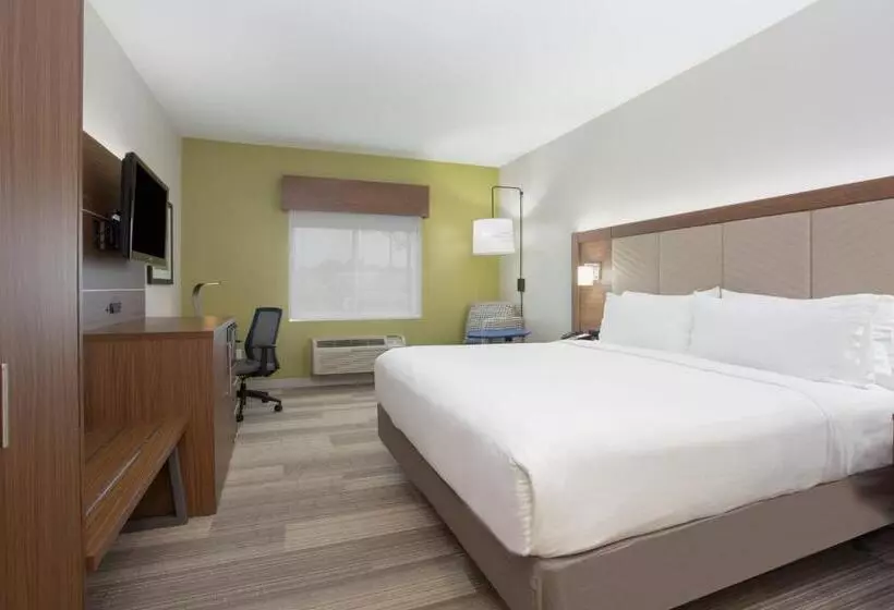 اتاق استاندارد با تخت بزرگ برای معلولان, Holiday Inn Express & Suites Amarillo, An Ihg