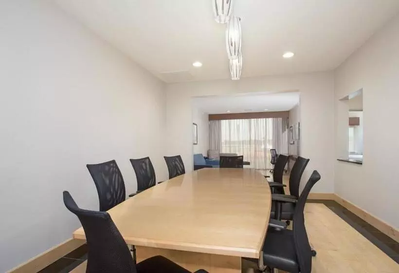 سوئیت پرزیدنت, Holiday Inn Express & Suites Amarillo, An Ihg