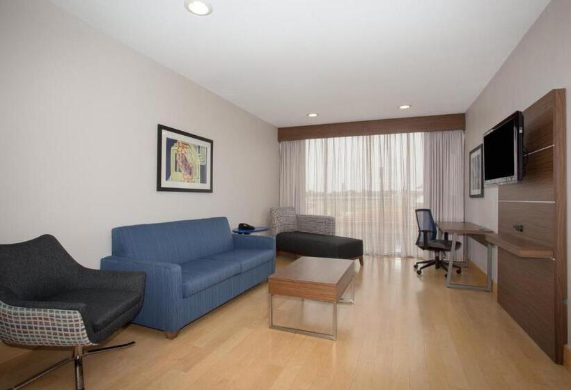 סוויטה נשיאותית, Holiday Inn Express & Suites Amarillo, An Ihg