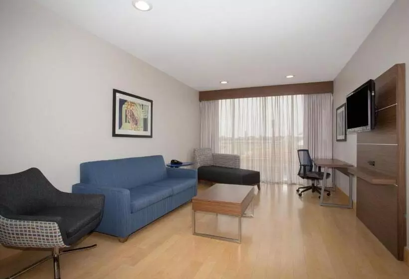 سوئیت پرزیدنت, Holiday Inn Express & Suites Amarillo, An Ihg
