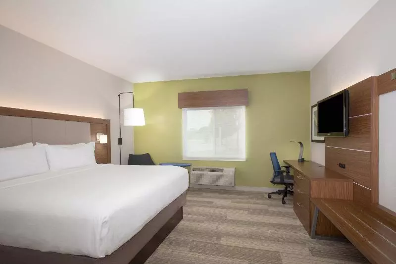اتاق استاندارد با تخت بزرگ, Holiday Inn Express & Suites Amarillo, An Ihg