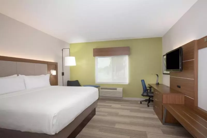 سوئیت با تخت بزرگ, Holiday Inn Express & Suites Amarillo, An Ihg