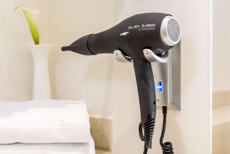 جناح, Holiday Inn Express Hotel & Suites Auburn, An Ihg