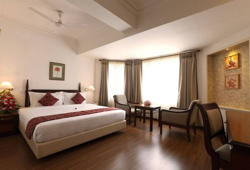 اتاق استاندارد, Issacs Residency