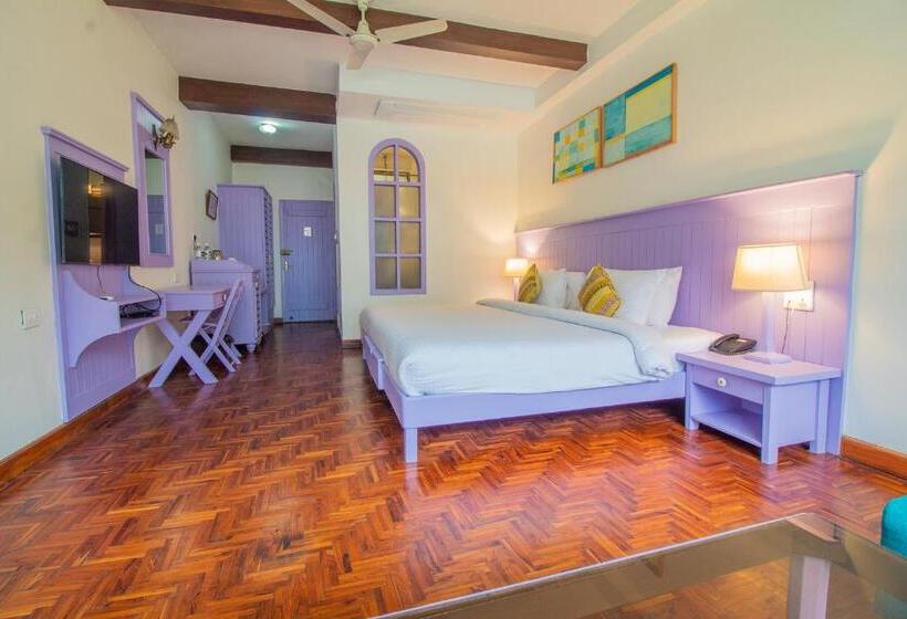 اتاق لوکس, Johnson Lodge & Spa