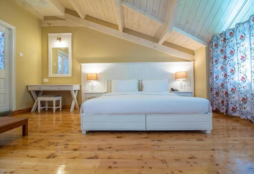 سوییت خانوادگی, Johnson Lodge & Spa